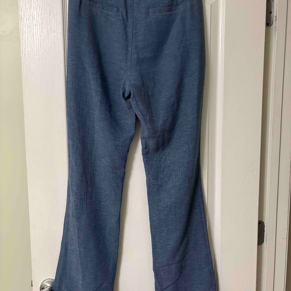 CABI Chambray blue lightweight pants. Size 8 - Picture 4 of 5